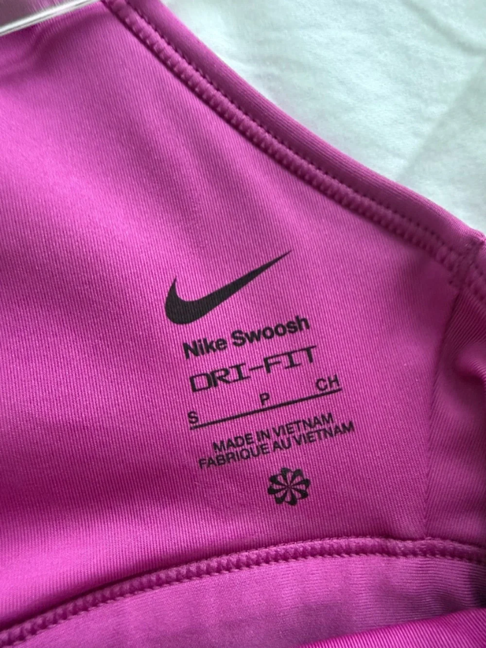 NWOT Nike Swoosh Light Support Non-padded Sports Bra – Size Small